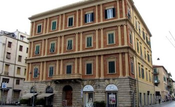 Specialista in Endocrinologia. Studio medico dietologico: obesità e disturbi alimentari
